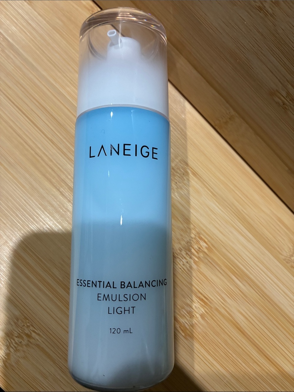 LANEIGE Blue & White Essential Balancing Emulsion Light